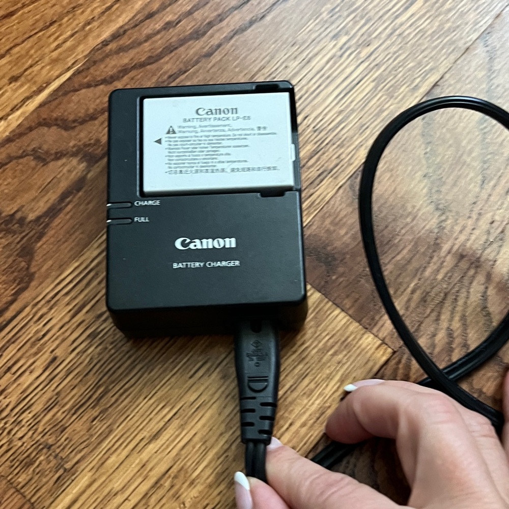 Canon Rebel T2i Black DSLR - Picture 5 of 5